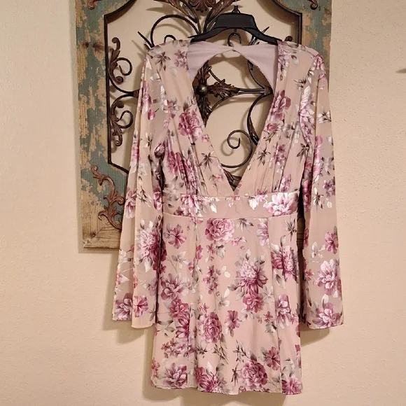Show Me Your MuMu Floral Long Sleeve Dress. Excellent Condition NWOT Size MEDIUM - Picture 6 of 13